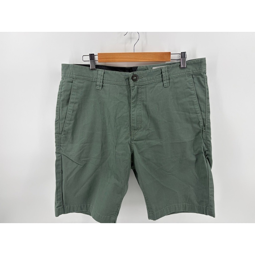 Volcom Shorts, Green Chino Flat Front, Stretch Canvas, Casual, Men's Size 34